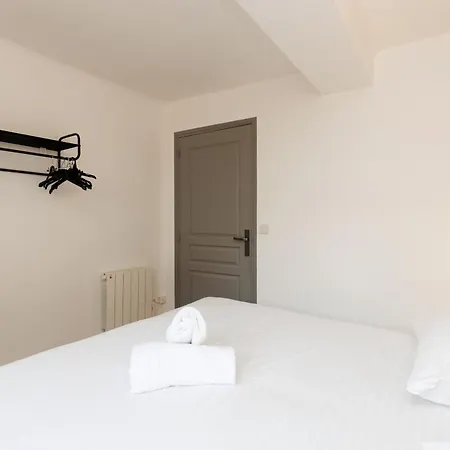 Immogroom - Elegant 3br Steps From Le Palais